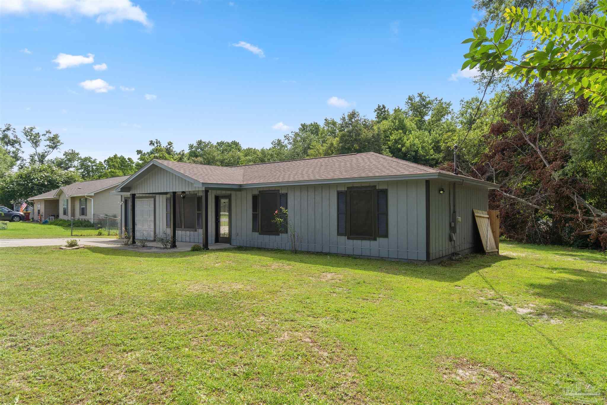 4570 Rambling Way Milton, FL 32571 - Photo 3 of 32