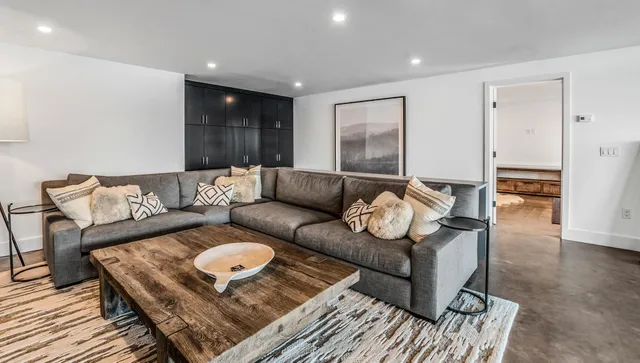 $5,495,000 | 25 Birch Point Lane, Sunapee, NH 03782