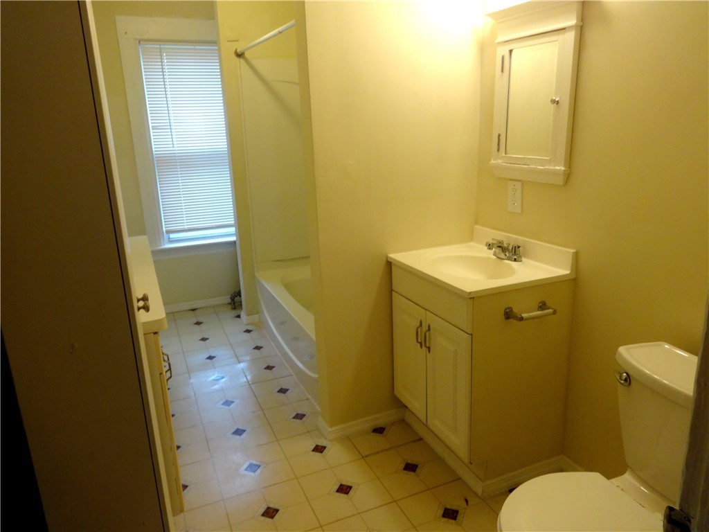 48 Holcomb Street Rochester, NY 14612 - Photo 20 of 24 Bathroom