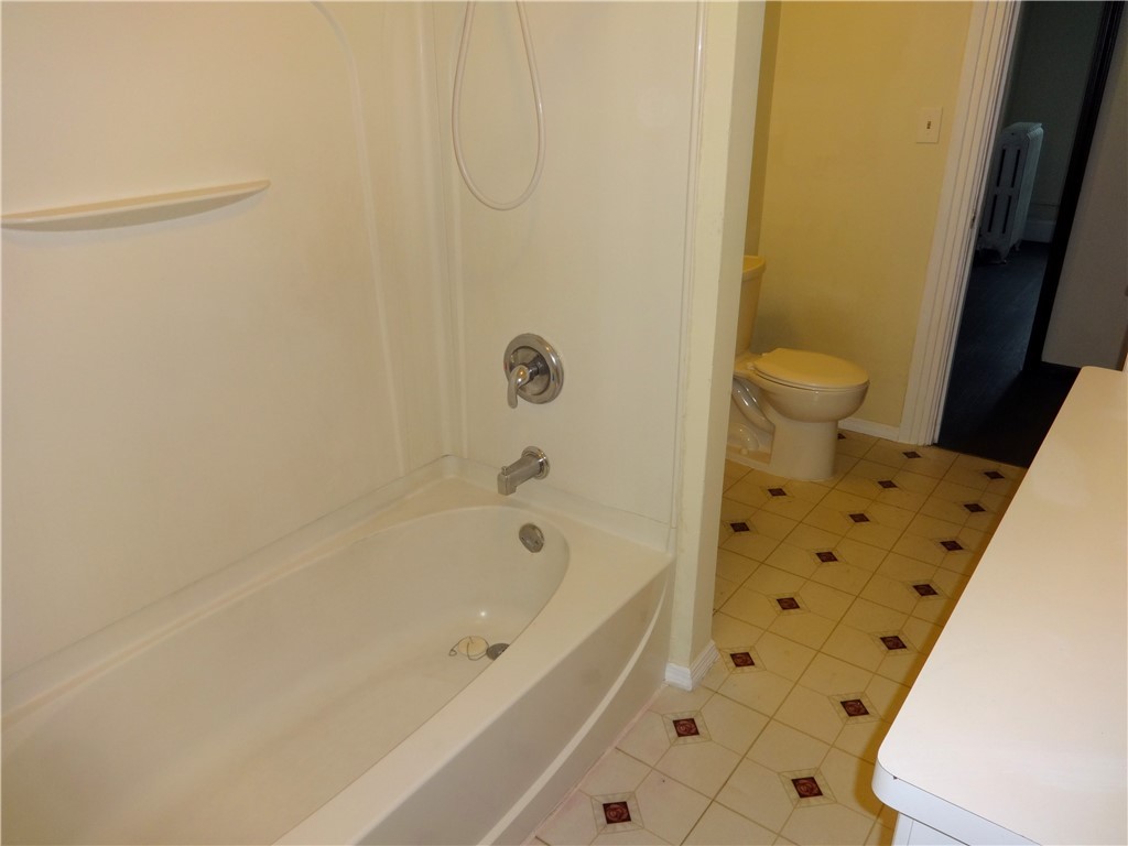 48 Holcomb Street Rochester, NY 14612 - Photo 21 of 24 Bathroom