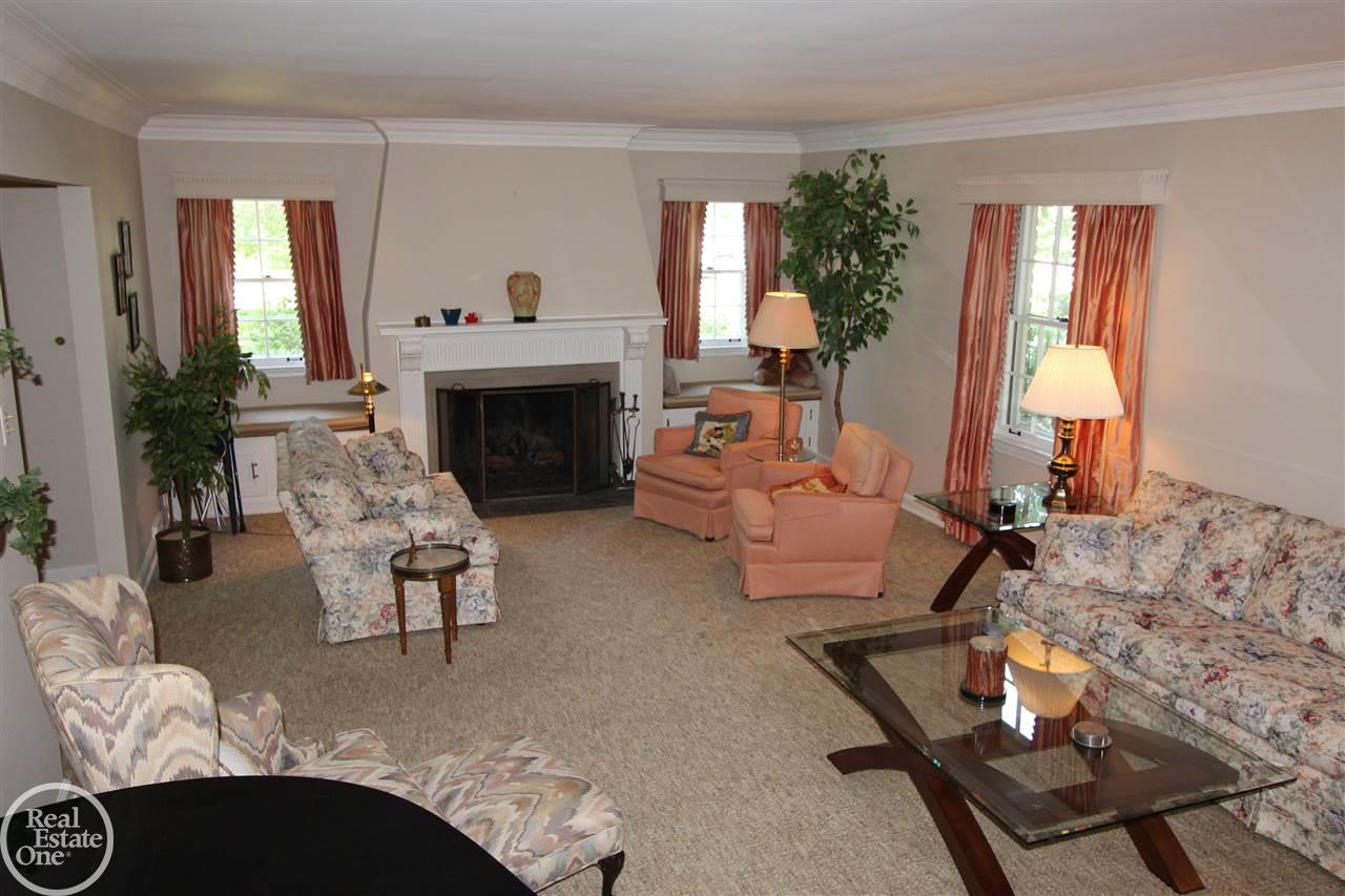 705 Trombley Road Grosse Pointe Park, MI 48230 - Photo 4 of 54