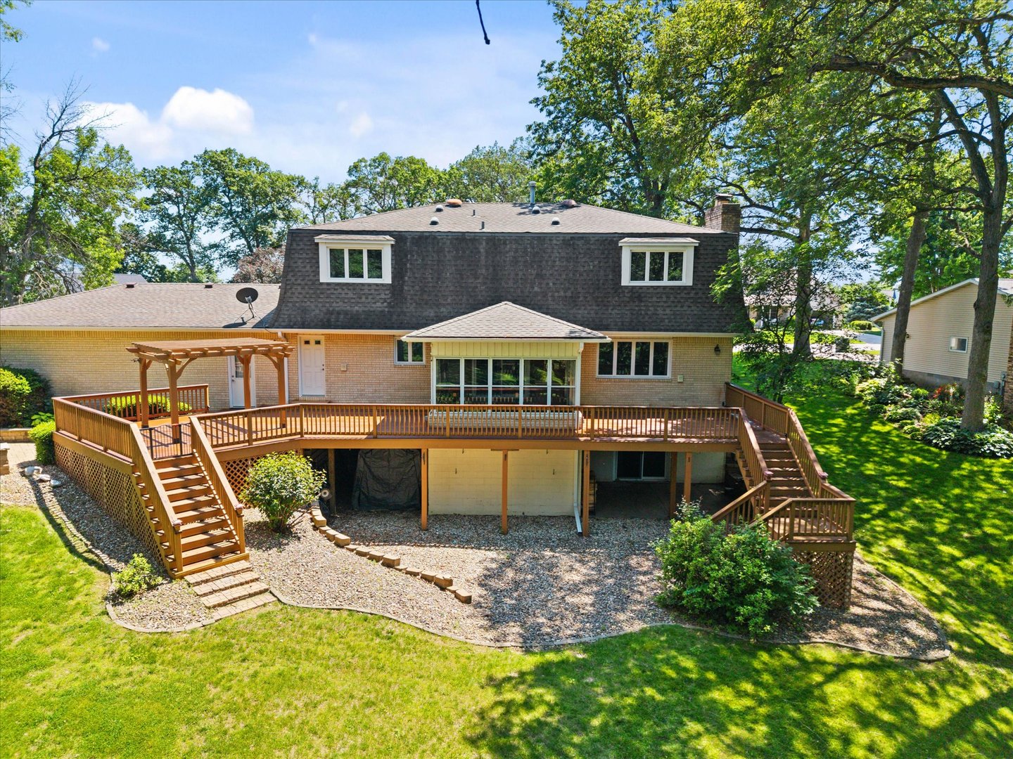 10 Oak Grove Road Geneseo, IL 61254 - Photo 35 of 43 a front view of a house with a yard