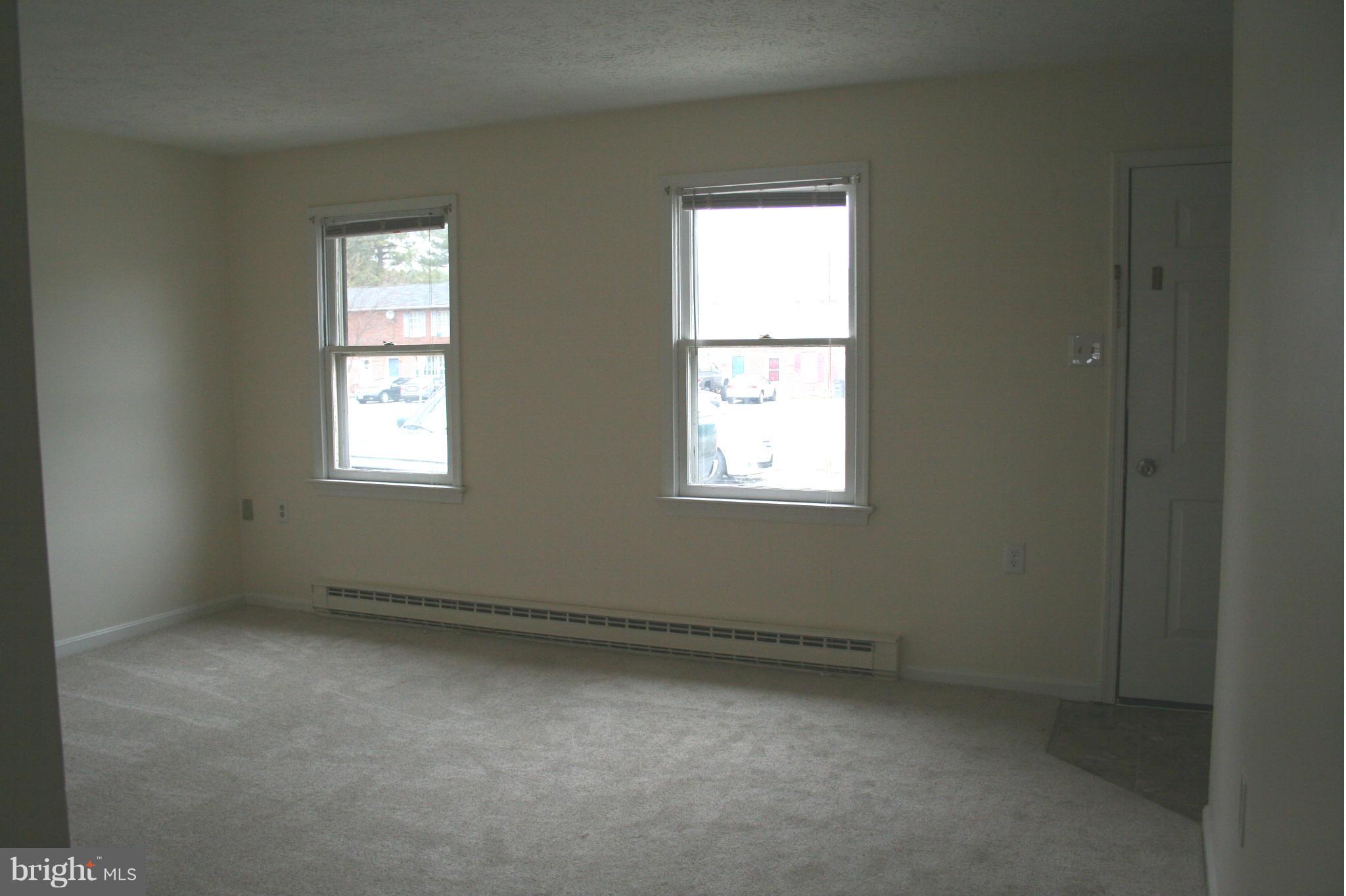 207 Brunswick Road Stephens City, VA 22655 - Photo 3 of 12 Living Room