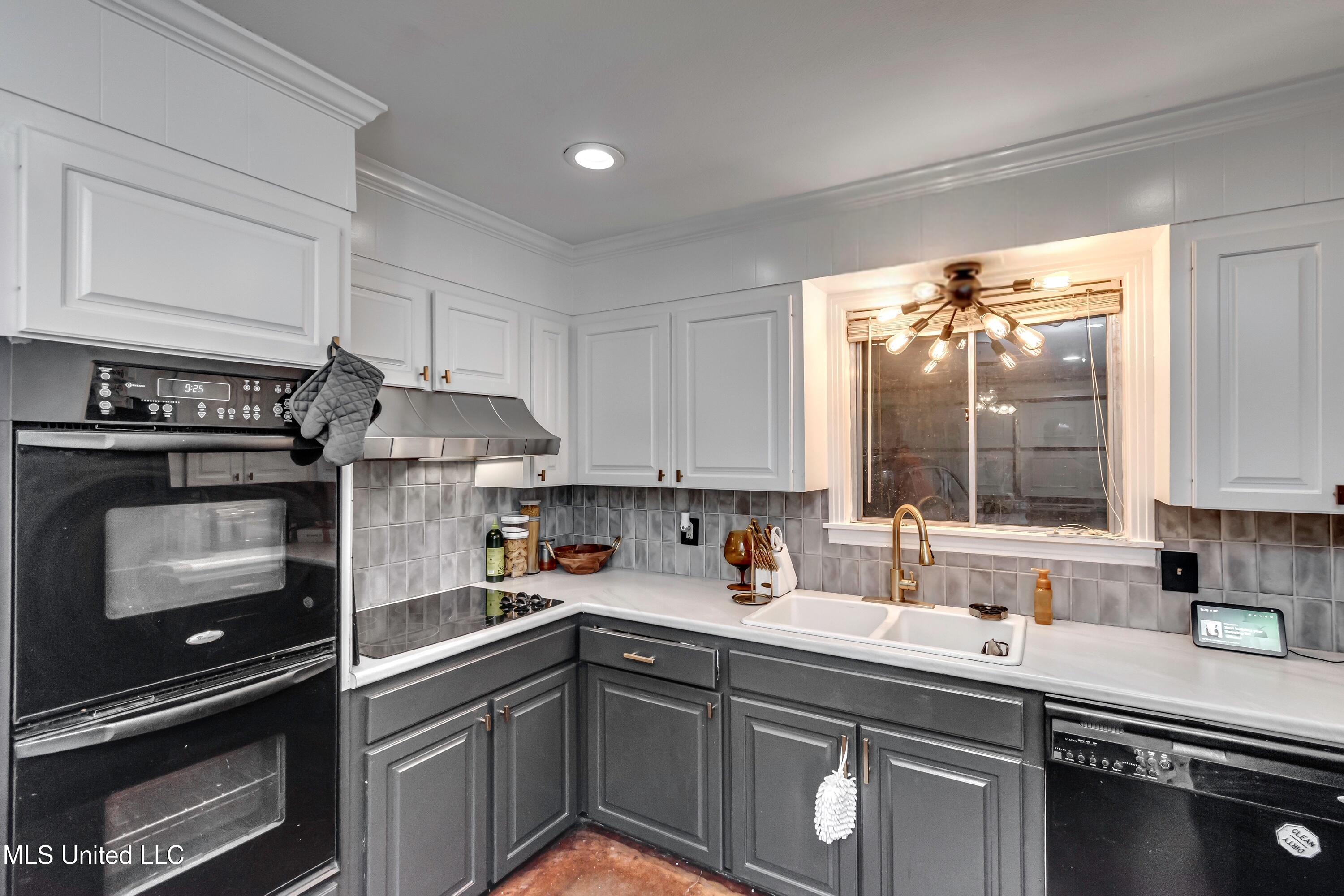 1429 East Northside Drive Jackson, MS 39211 - Photo 15 of 36 Facetune_20-01-2026-08-30-00