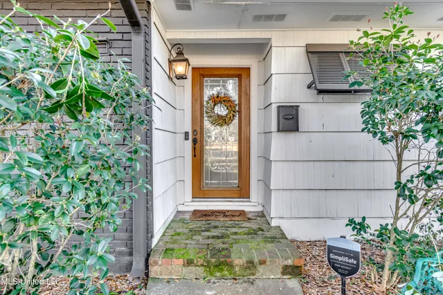 $234,900 | 1429 East Northside Drive, Jackson, MS 39211