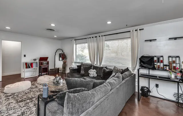 $234,900 | 1429 East Northside Drive, Jackson, MS 39211