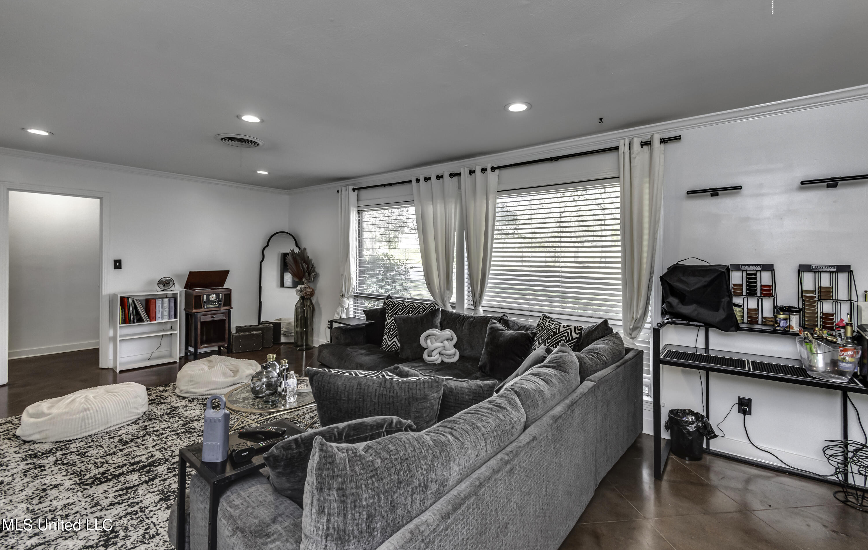 1429 East Northside Drive Jackson, MS 39211 - Photo 8 of 36 1429 Northside Dr--34