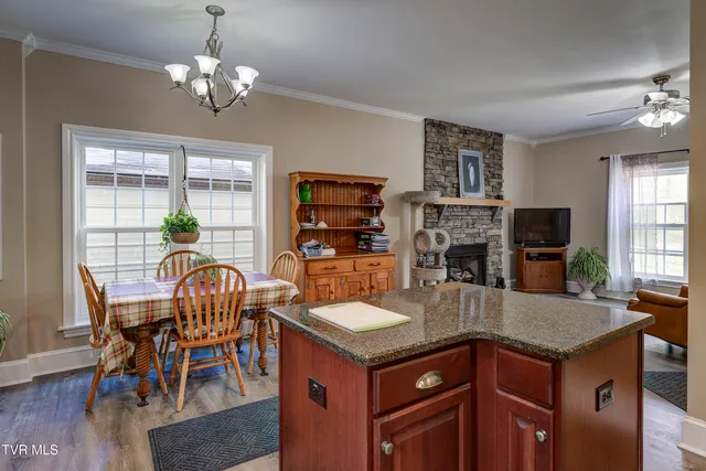 $672,900 | 185 Deer Tracks Circle, Mountain City, TN 37683