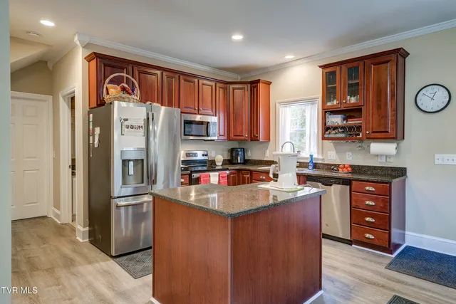 $672,900 | 185 Deer Tracks Circle, Mountain City, TN 37683