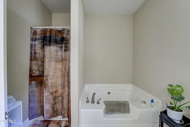 $672,900 | 185 Deer Tracks Circle, Mountain City, TN 37683