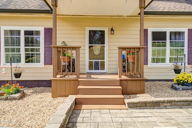 $672,900 | 185 Deer Tracks Circle, Mountain City, TN 37683