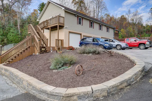 $672,900 | 185 Deer Tracks Circle, Mountain City, TN 37683