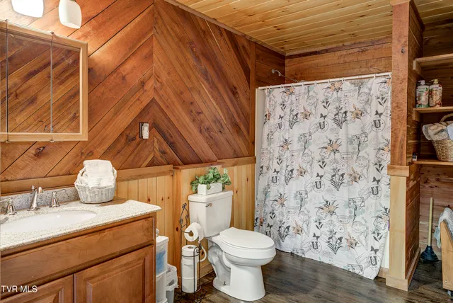 $672,900 | 185 Deer Tracks Circle, Mountain City, TN 37683