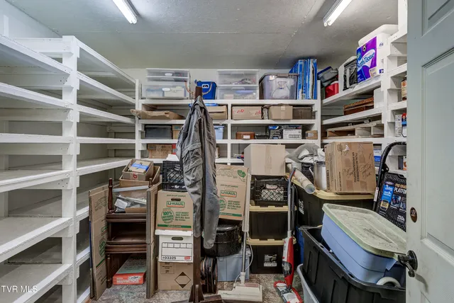 $672,900 | 185 Deer Tracks Circle, Mountain City, TN 37683