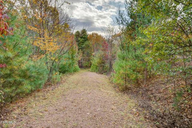 $672,900 | 185 Deer Tracks Circle, Mountain City, TN 37683