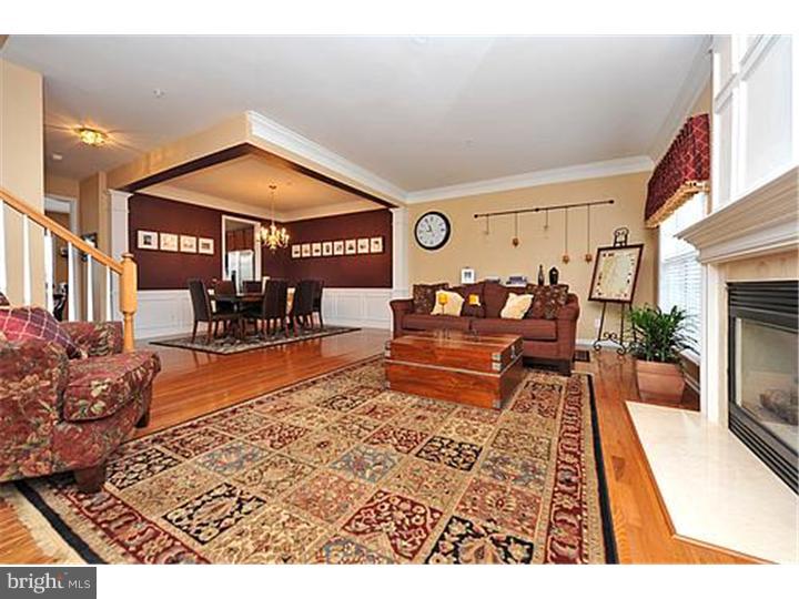 897 Chatfield Road, Unit 2 Warrington, PA 18976 - Photo 3 of 20 Living Room