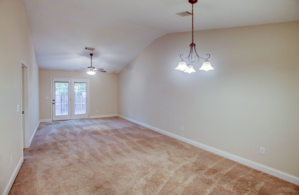 117 Winnipeg Road North Augusta, SC 29841 - Photo 5 of 11 Dining and Living room