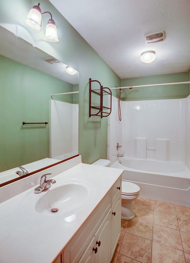 117 Winnipeg Road North Augusta, SC 29841 - Photo 10 of 11 owner's bathroom