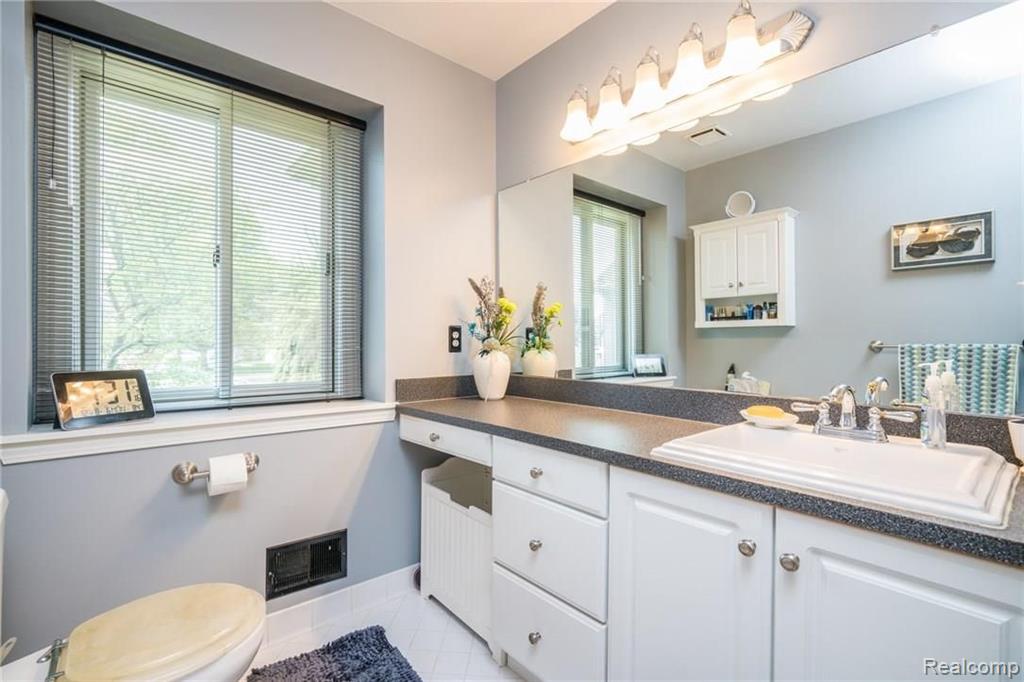 52110 Boland Road Chesterfield, MI 48047 - Photo 16 of 40