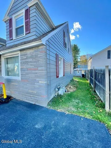$195,300 | 6 Meadow Street, Gloversville, NY 12078