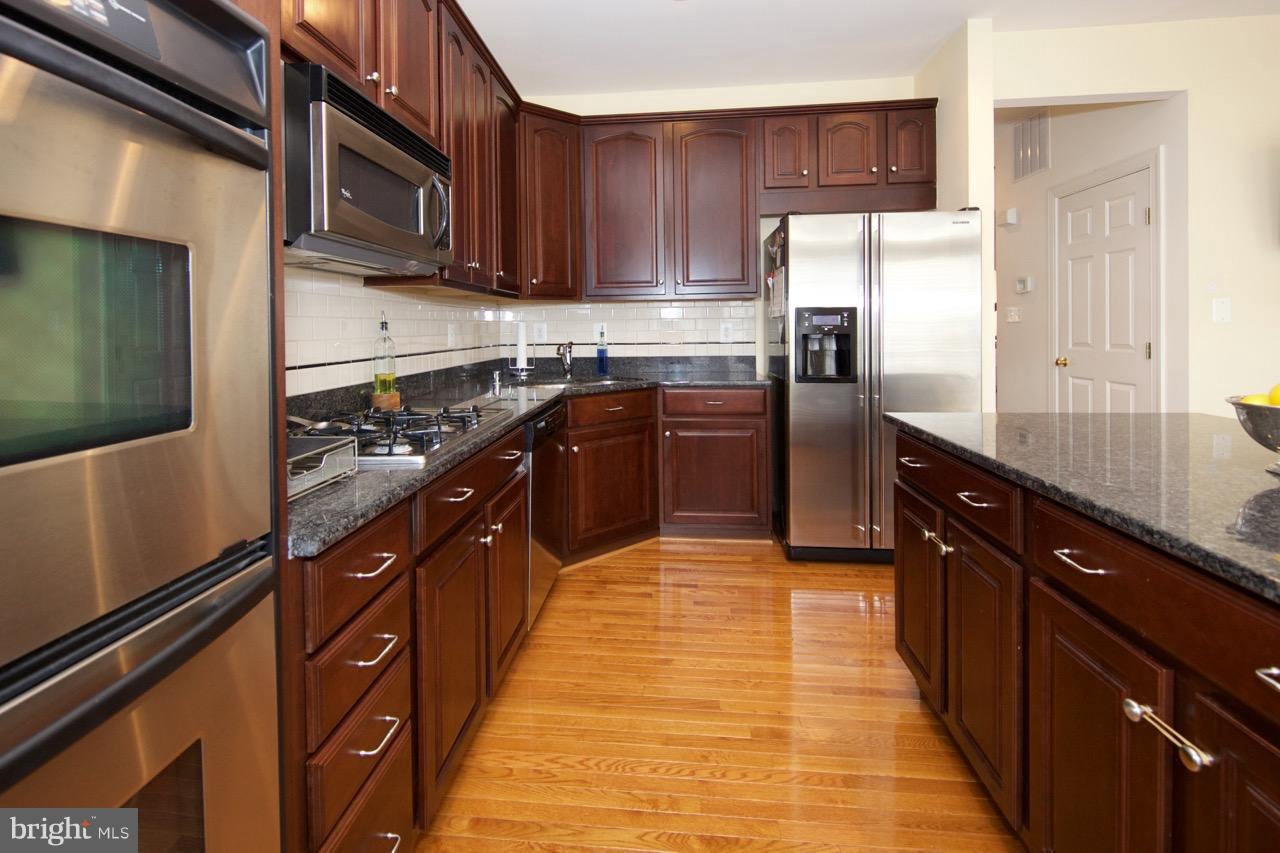 5153 Key View Way Perry Hall, MD 21128 - Photo 13 of 30 Kitchen w/ SS appliances