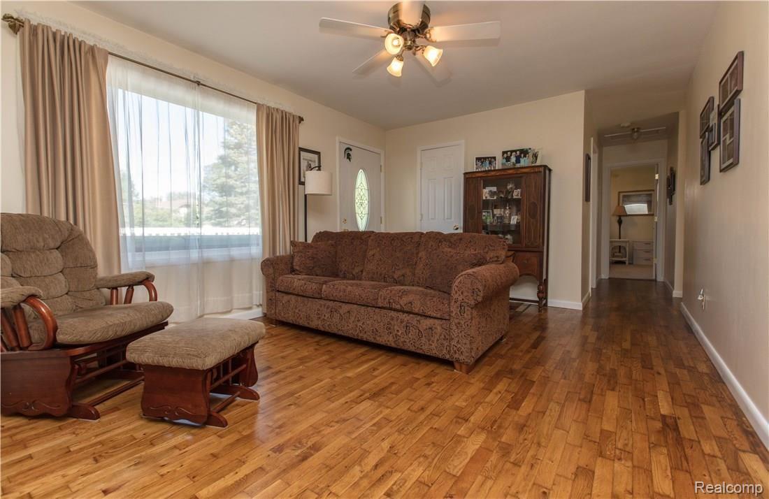 11397 Main Road Fenton, MI 48430 - Photo 12 of 45 Stamm (8 of 32).jpg