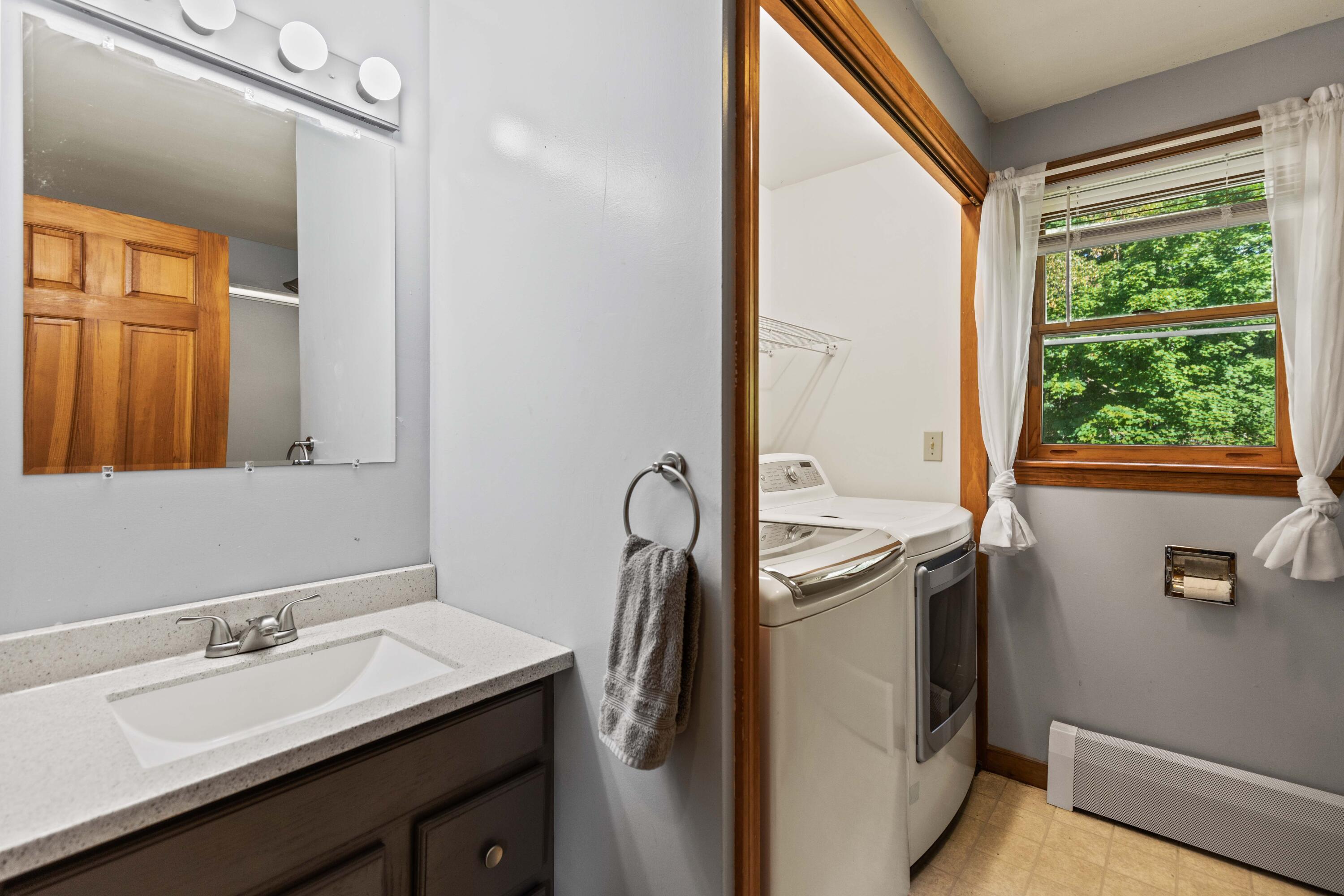 127 Sunset Road Springvale, ME 04083 - Photo 14 of 34 127 Sunset Springvale011