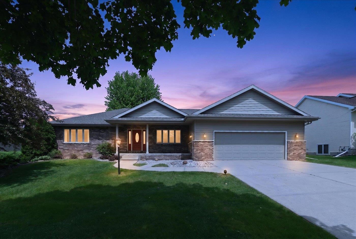 409 Badger Lane Waunakee, WI 53597 - Photo 2 of 51