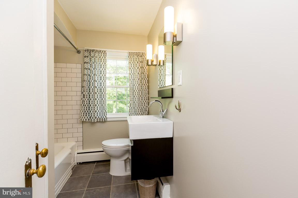 505 Wingate Road Baltimore, MD 21210 - Photo 13 of 30 Bath
