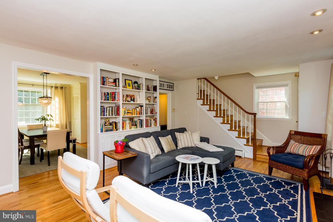 505 Wingate Road Baltimore, MD 21210 - Photo 3 of 30 Living Room
