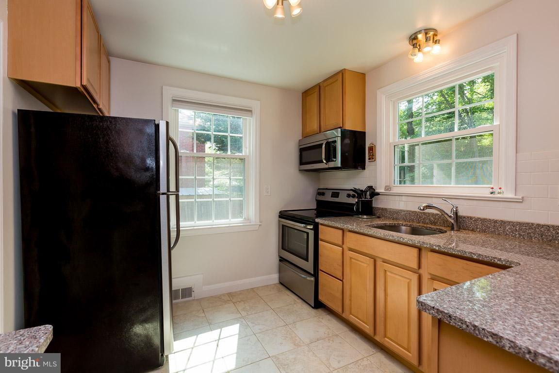 505 Wingate Road Baltimore, MD 21210 - Photo 5 of 30 Kitchen