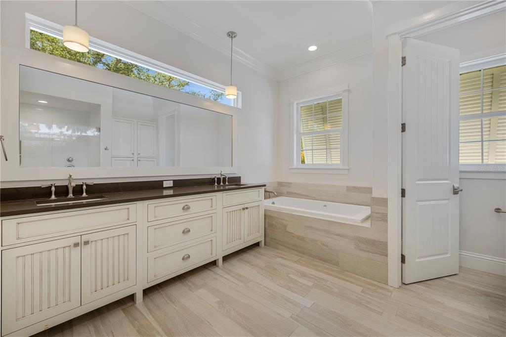 3919 Roberts Point Road Sarasota, FL 34242 - Photo 33 of 47