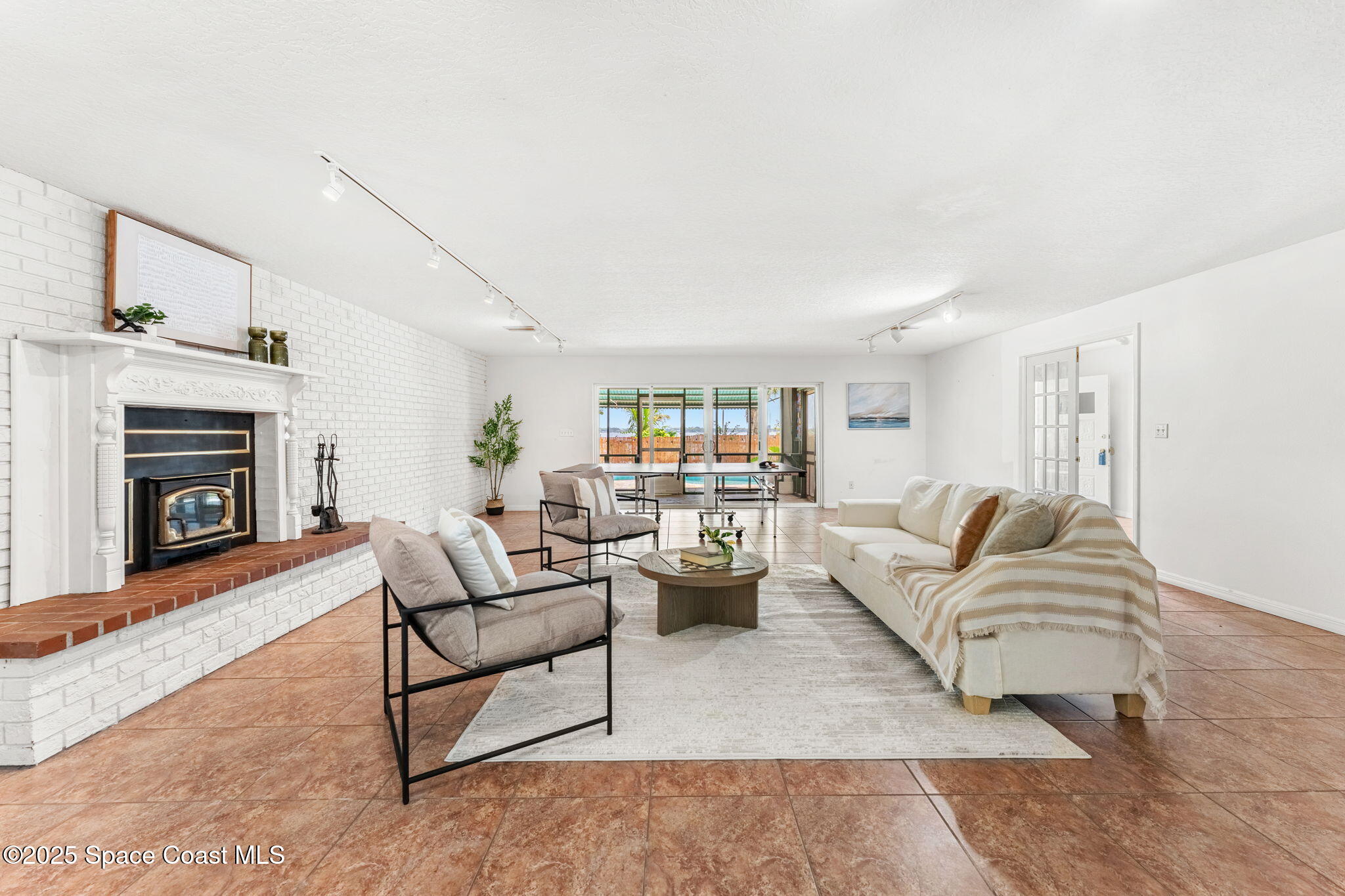 2016 Indian River Drive Cocoa, FL 32922 - Photo 8 of 49 8-web-or-mls-DSC01184-HDR