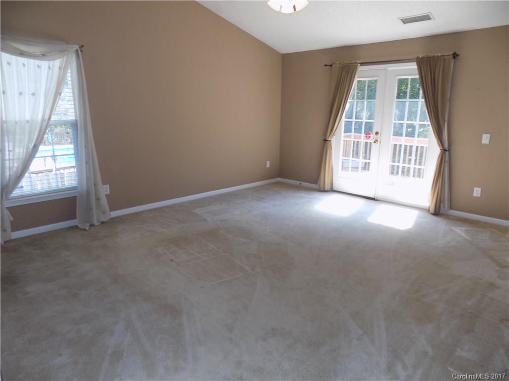 11333 Gold Pan Road Charlotte, NC 28215 - Photo 4 of 12 Gallery Image 4