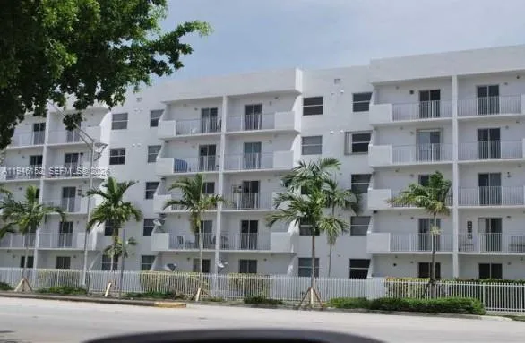 $2,700 | 2575 Southwest 27th Avenue, Unit 212, Coconut Grove, FL 33133