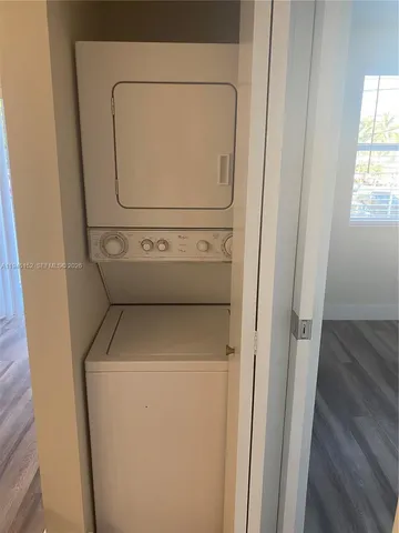 $2,700 | 2575 Southwest 27th Avenue, Unit 212, Coconut Grove, FL 33133