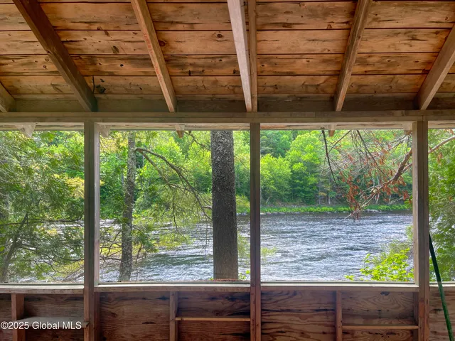 $299,900 | 40 Fld Road North, Chester, NY 12853