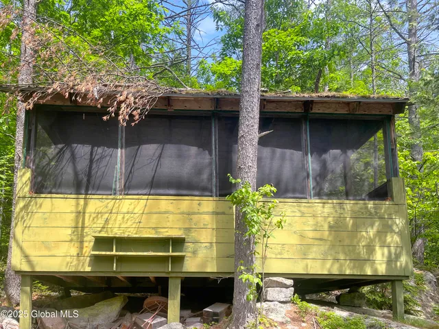 $299,900 | 40 Fld Road North, Chester, NY 12853