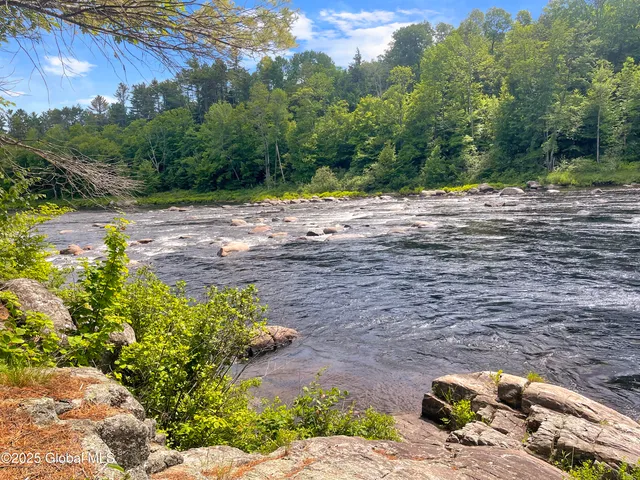 $299,900 | 40 Fld Road North, Chester, NY 12853