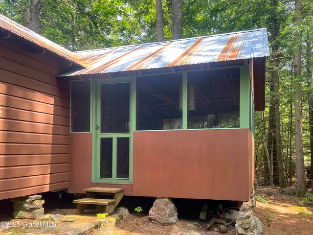 $299,900 | 40 Fld Road North, Chester, NY 12853