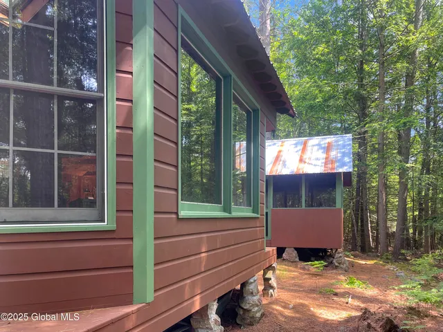 $299,900 | 40 Fld Road North, Chester, NY 12853