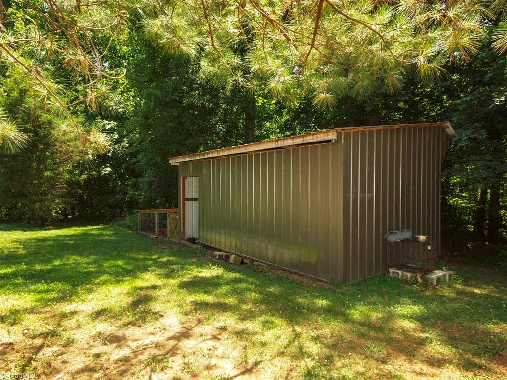 571 Ridge Road Mocksville, NC 27028 - Photo 29 of 30 Chicken Coop/Barn
