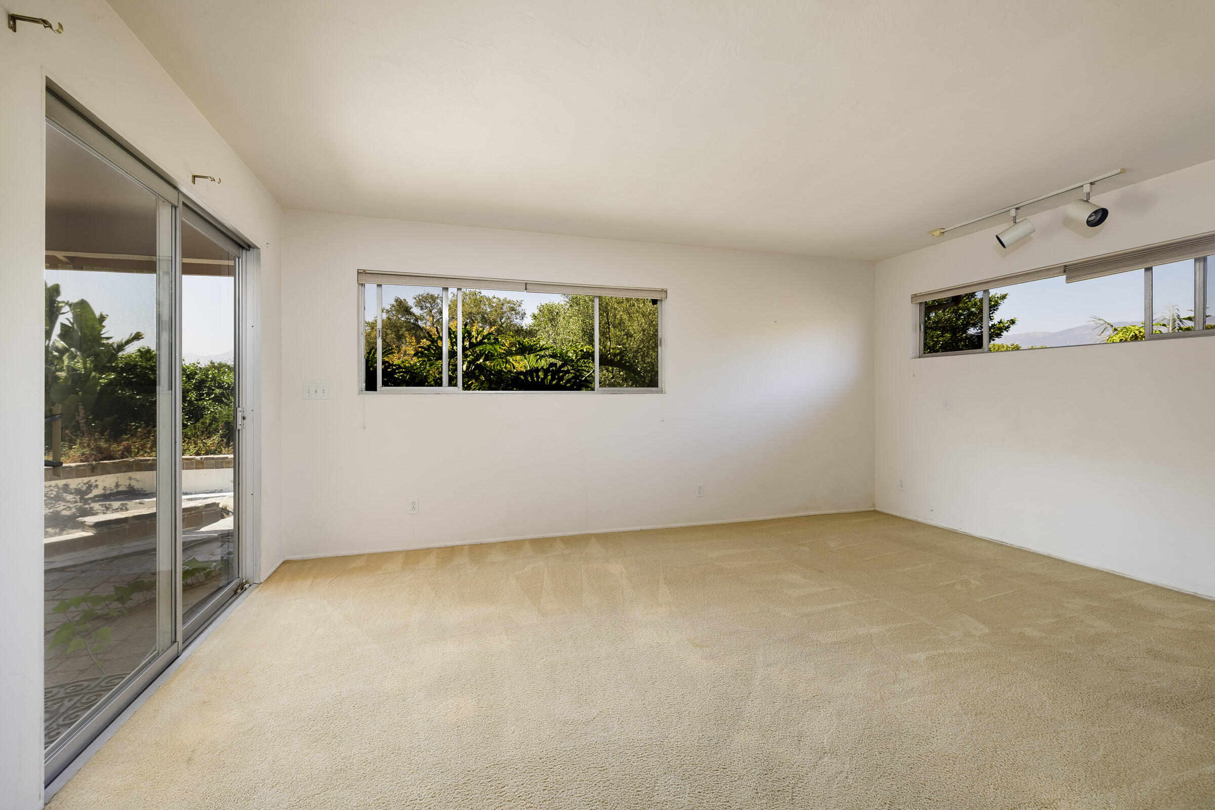 5256 James Road Santa Barbara, CA 93111 - Photo 18 of 36 Primary Bedroom