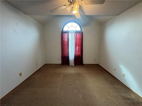 $230,000 | 623 Windsor Circle, Pittsburg, KS 66762