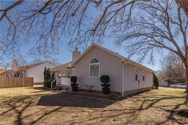 $230,000 | 623 Windsor Circle, Pittsburg, KS 66762