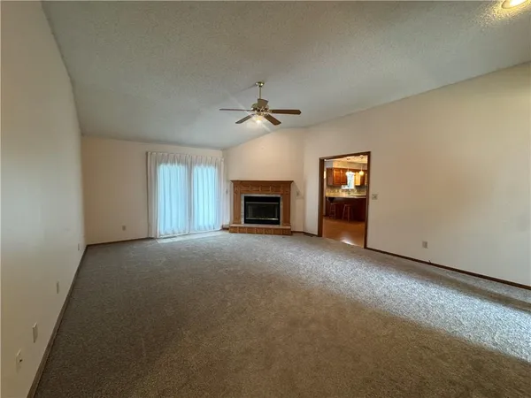 $230,000 | 623 Windsor Circle, Pittsburg, KS 66762