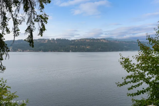 $662,500 | 2559 West Cliffdwellers Drive, Worley, ID 83876