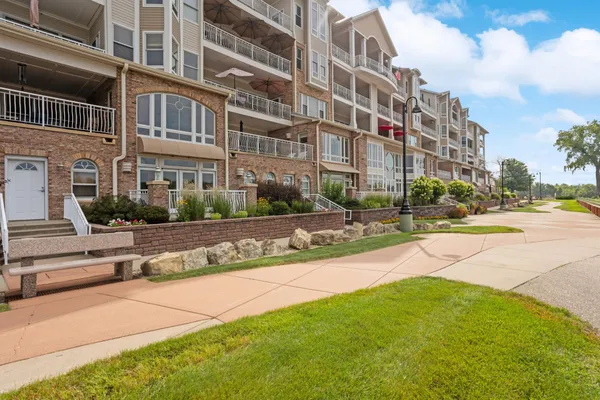 $599,000 | 150 Front Street, Unit 323, Prescott, WI 54021