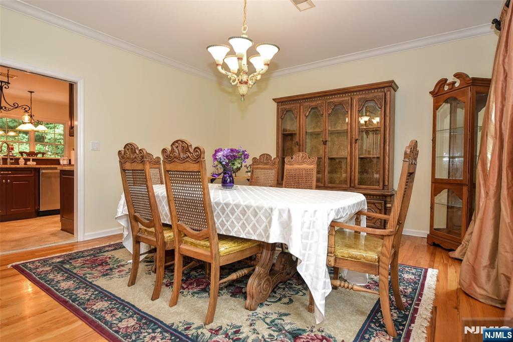 48 Ackerman Street Waldwick, NJ 07463 - Photo 6 of 34 Gallery Image 6