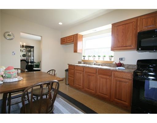 3830 Anderson Road Gibsonia, PA 15044 - Photo 4 of 14 Kitchen.